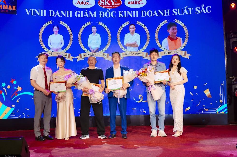 Ghi nhận và tri ân những đóng góp tiêu biểu